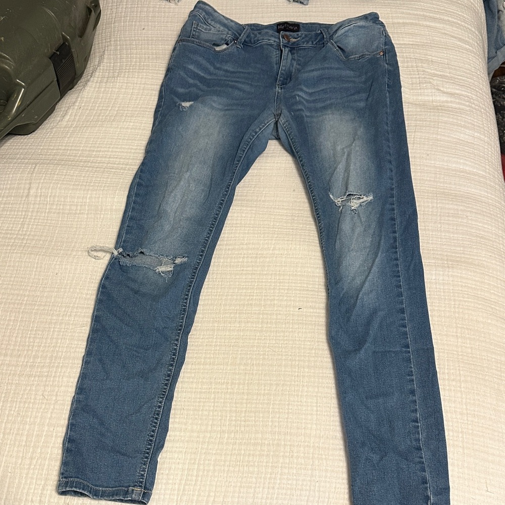 Woman’s Classic Blue Skinny Jeans